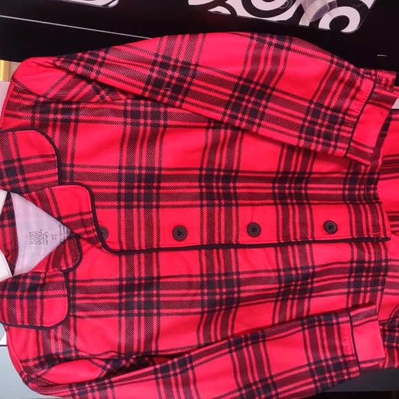 Brand new with tags 3T pajamas set - Picture 2 of 7